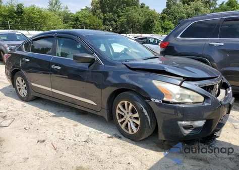2015 Nissan Altima 2.5 из США, поврежденный, VIN 1N4AL3AP3FC160248